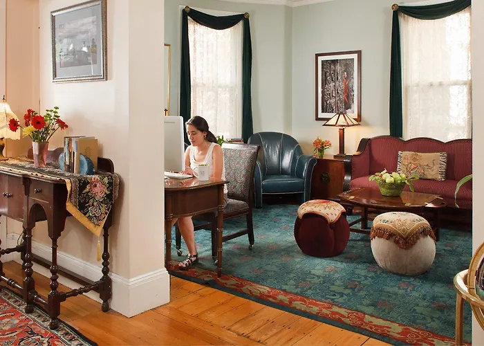 Irving House At Harvard